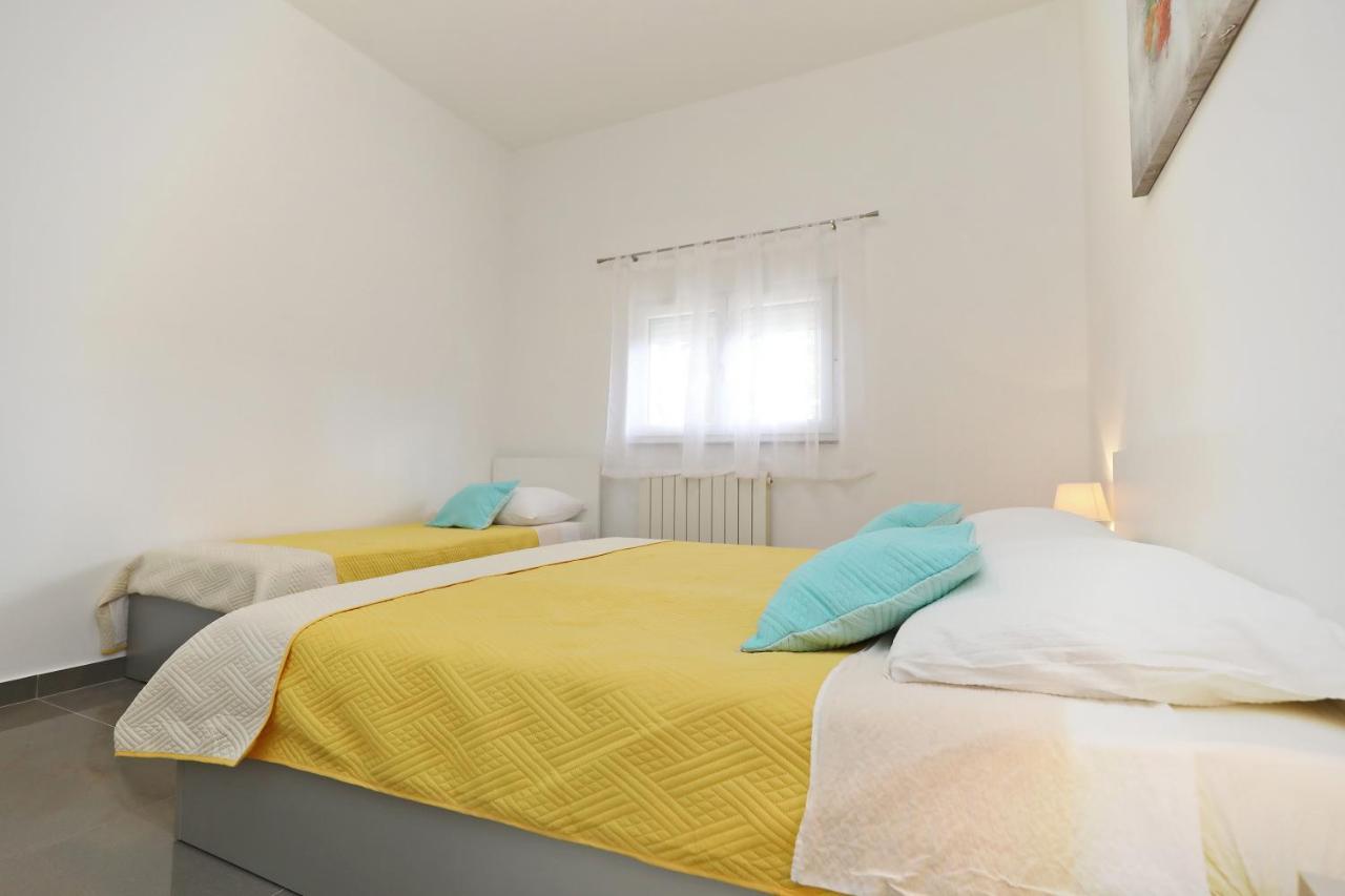 Apartmani Rudi Vir Eksteriør bilde