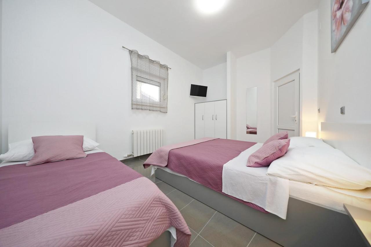 Apartmani Rudi Vir Eksteriør bilde